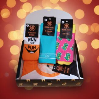 Pack formado por 1 camiseta + 3 pares de calcetines