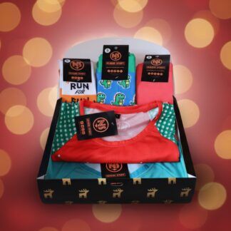 Super pack running mujer, compuesto por 2 camisetas de running y 3 calcetines técnicos